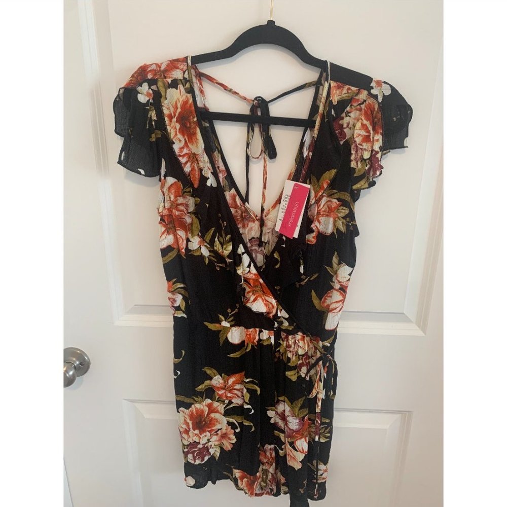 NWT Floral ruffle short sleeve romper